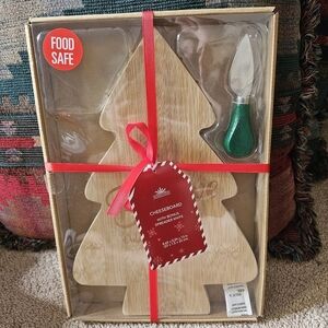 New Packaged Wood Christmas Tree Cheese Board/Charcuterie Board/Cutting Board